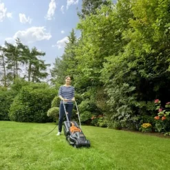 BLACK + DECKER - Tondeuse a gazon électrique black+decker bemw351-qs - 1000w - 32cm de coupe - 3 hauteurs réglables