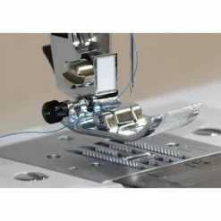 BROTHER - Machine à coudre électronique 70 points - enfile-aiguille - ecran lcd - touches de sélection - bras libre