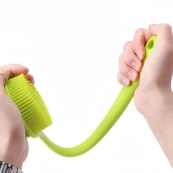 DOWNYPAWS - Brosse de bain multifonction en silicone pour animaux de compagnie couleur aléatoire