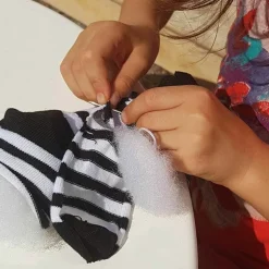 GRAINE CRÉATIVE - Doudou à faire soi-même - josé le zèbre, chaussette à coudre