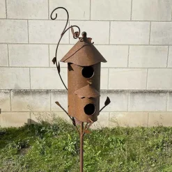 LA GRANDE PRAIRIE - Nichoir cabane oiseaux fer rouille 23x2x160cm