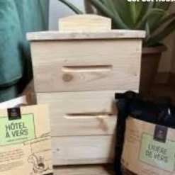 ORGANIC WORMS - Hôtel à vers organic worms petit modèle + litière de vers