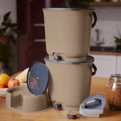 SKAZA - Lot de 2 composteurs bokashi essential 15,3l+1kg de brain+1 base-capuccino